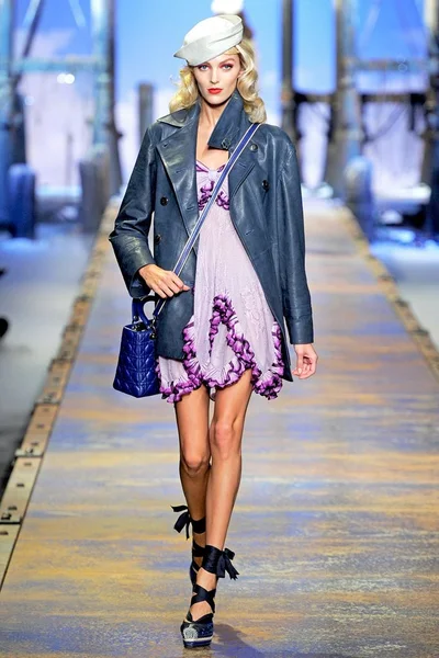 Look 4